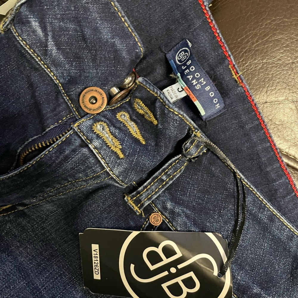 New with tag size:9 women jeans